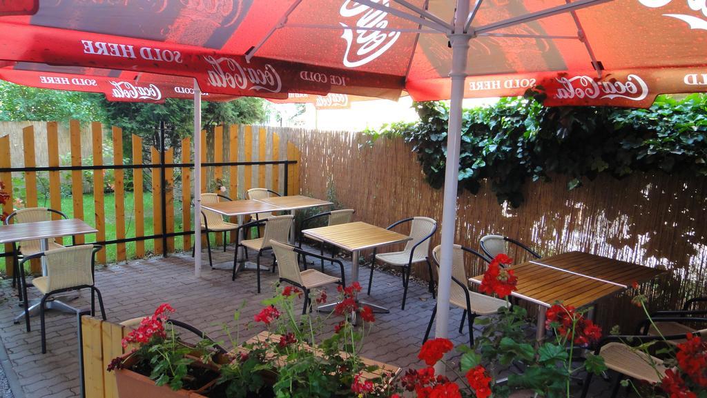Mgtels Apartman - With Private Parking Budapest Extérieur photo